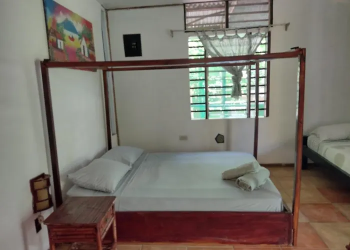 Cabinas Del Mar Hostel Samara