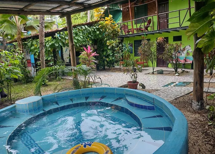 Cabinas Del Mar Hostel