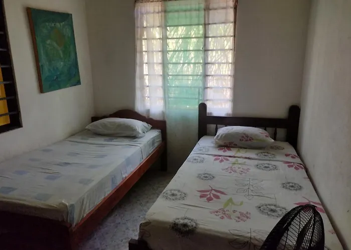 Hostel Cabinas Del Mar *
