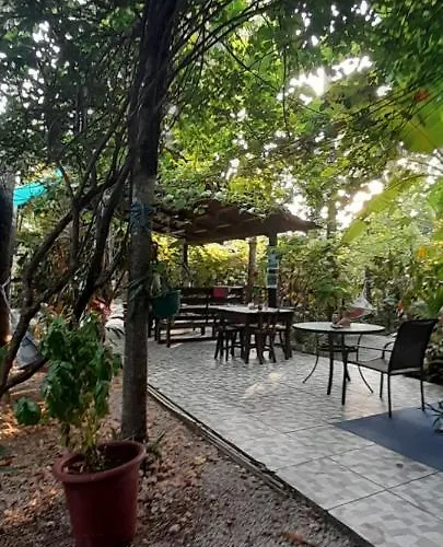 Hostel Cabinas Del Mar *