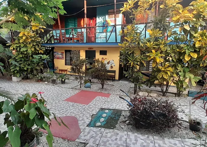 Hostel Cabinas Del Mar